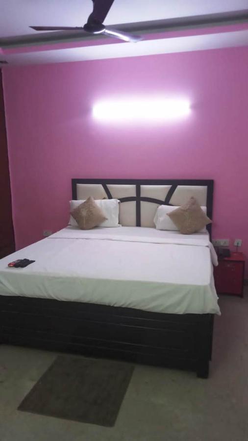 Hotel Inn Noida Buitenkant foto