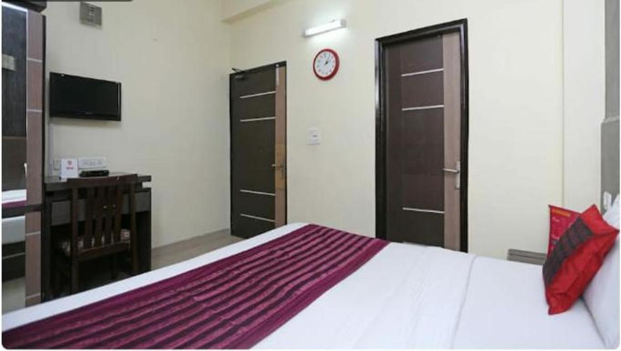 Hotel Inn Noida Buitenkant foto