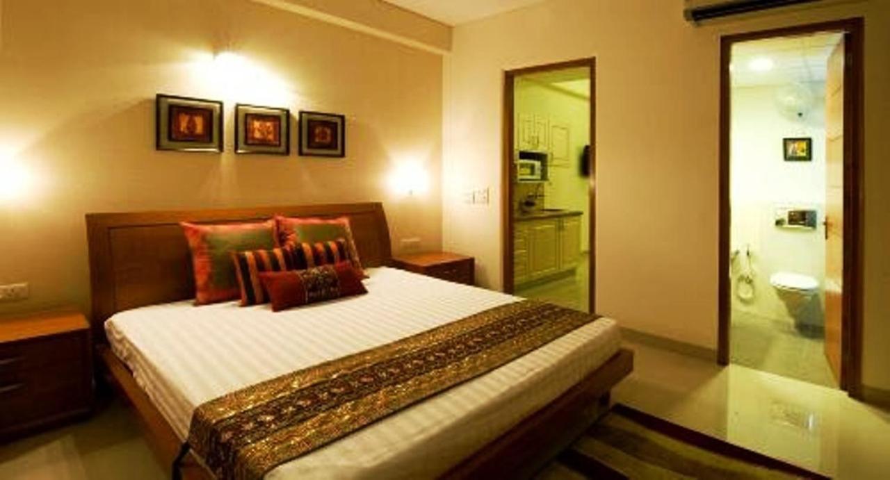 Hotel Inn Noida Buitenkant foto